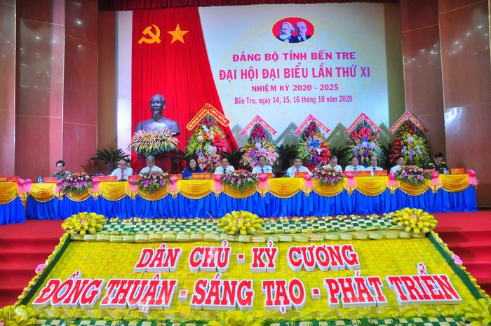 ĐẠI HỘI ĐẠI BIỂU ĐẢNG BỘ TỈNH BẾN TRE LẦN THỨ XI: “DÂN CHỦ, KỶ CƯƠNG, ĐỒNG THUẬN, SÁNG TẠO, PHÁT TRIỂN”!