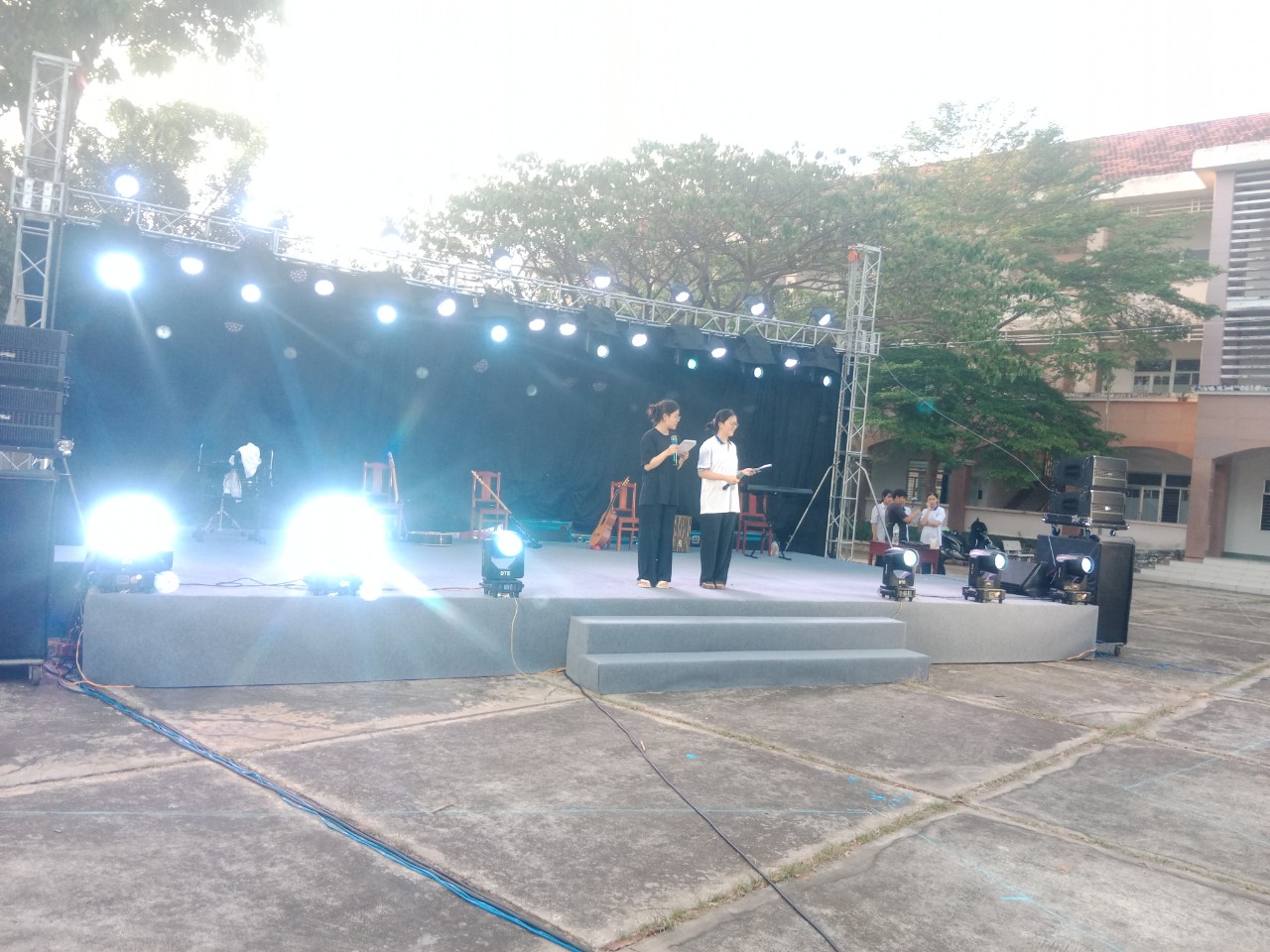 Tổng duyệt chương trình Đêm nhạc "Hai mươi hai mốt"