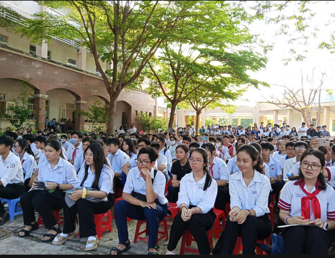 hinh 2 tu van tuyen sinh 2025 2026